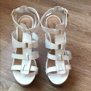 White Wedges